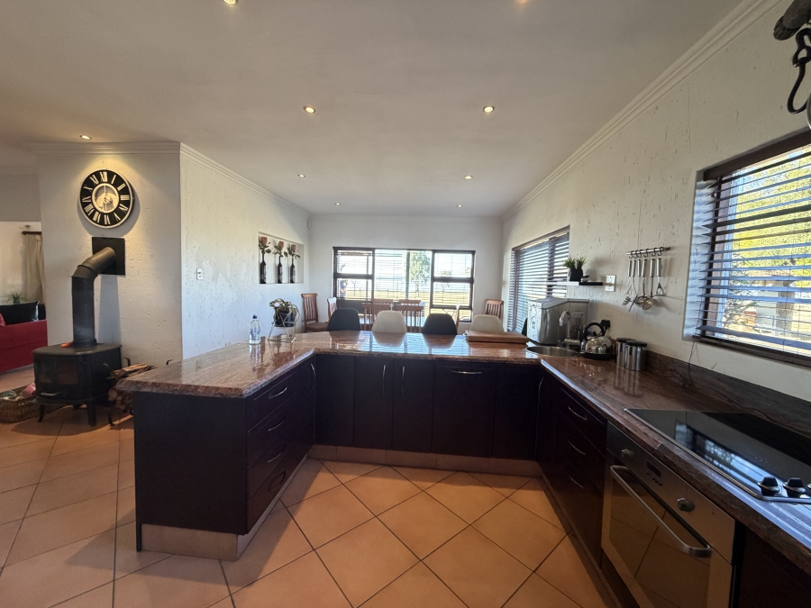 4 Bedroom Property for Sale in Vaaldam SH Free State